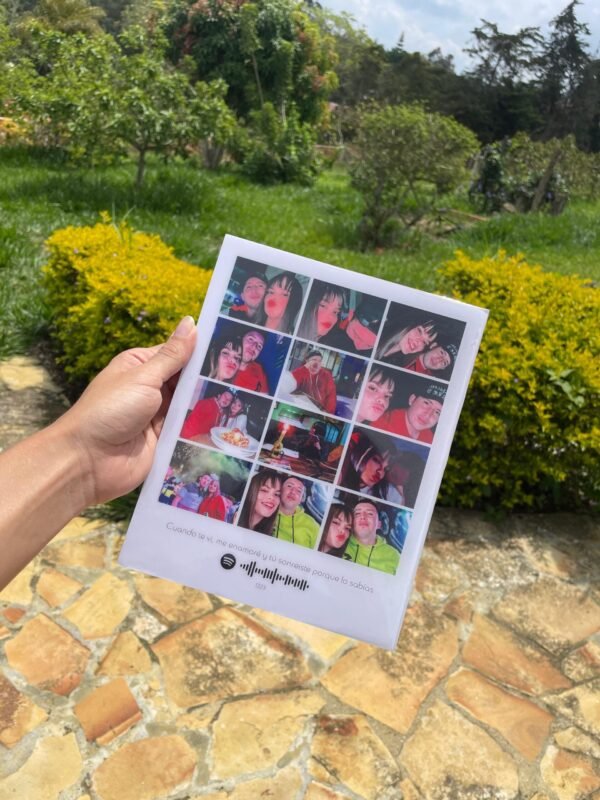 Mosaico de Emociones - Cuadro con 12 Fotos Personalizado